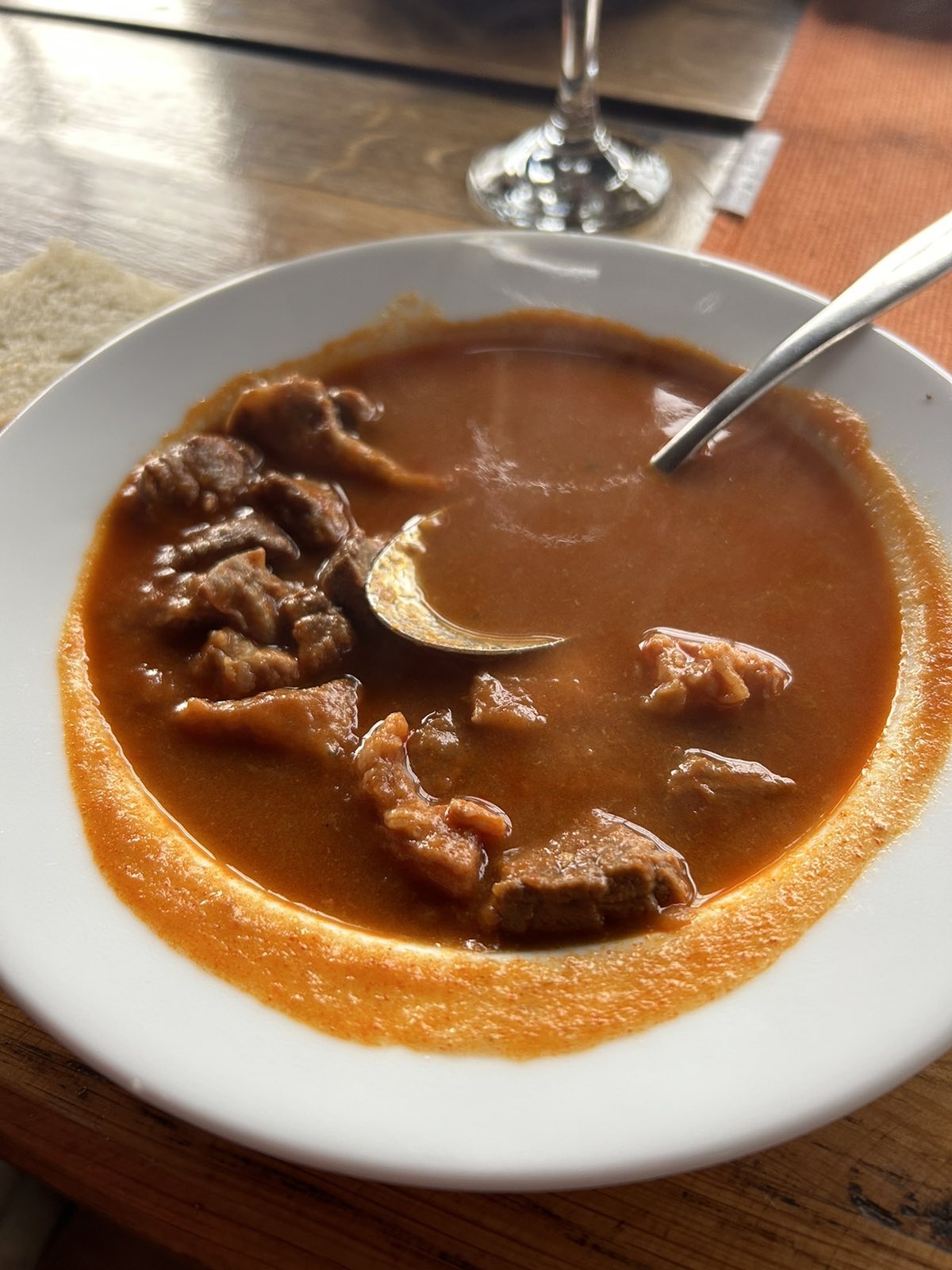 Regionalne hrvatske kuhinje- studenti Enogastronomije u nastavnoj bazi Zlatni lug