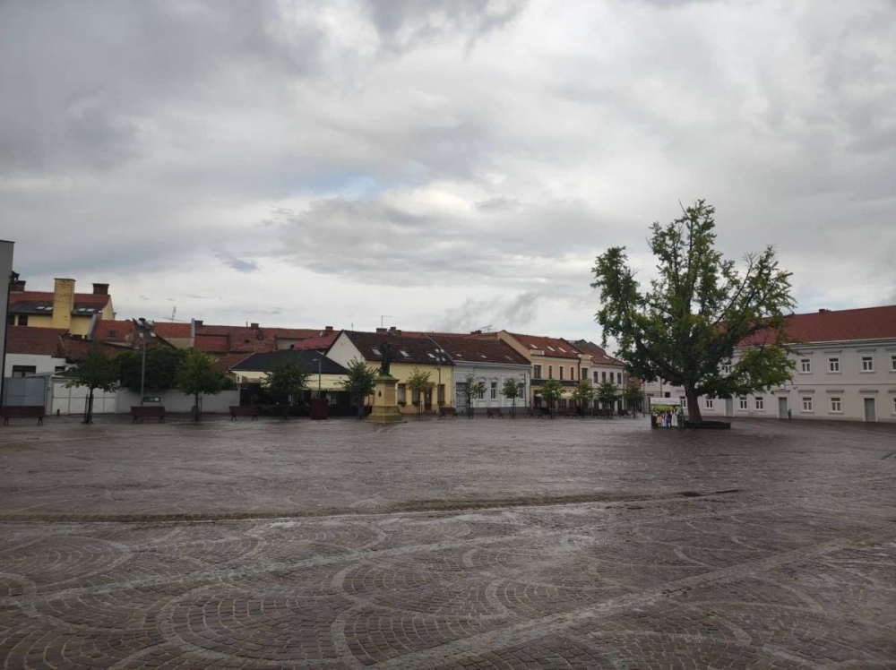 Pretežno oblačno, ali iznadprosječno toplo