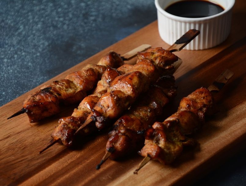 Pileći ražnjići s egzotičnom glazurom koji sigurno ulaze u konkurenciju za najbolji grill recept