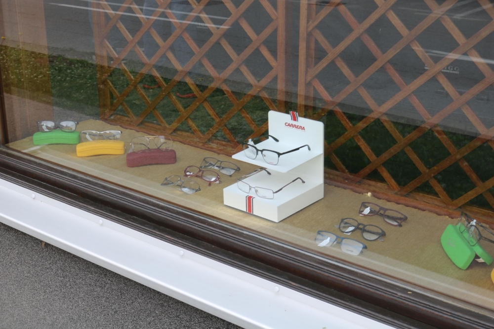 Besplatno mjerenje dioptrije, kvalitetu i sigurnost pri odabiru naočala nudi vam Očna optika Abrić