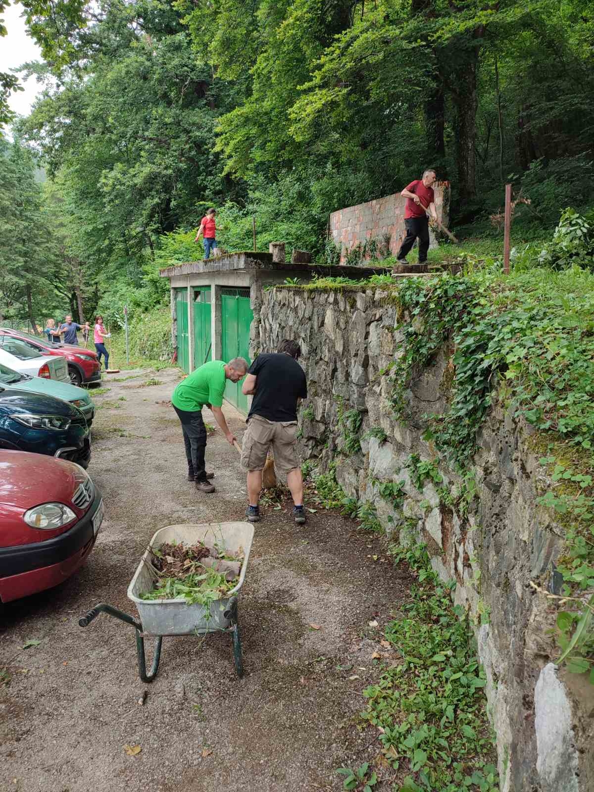 Radna akcija vrijednih članova HPD ’Sokolovac’ za kraj planinarske sezone