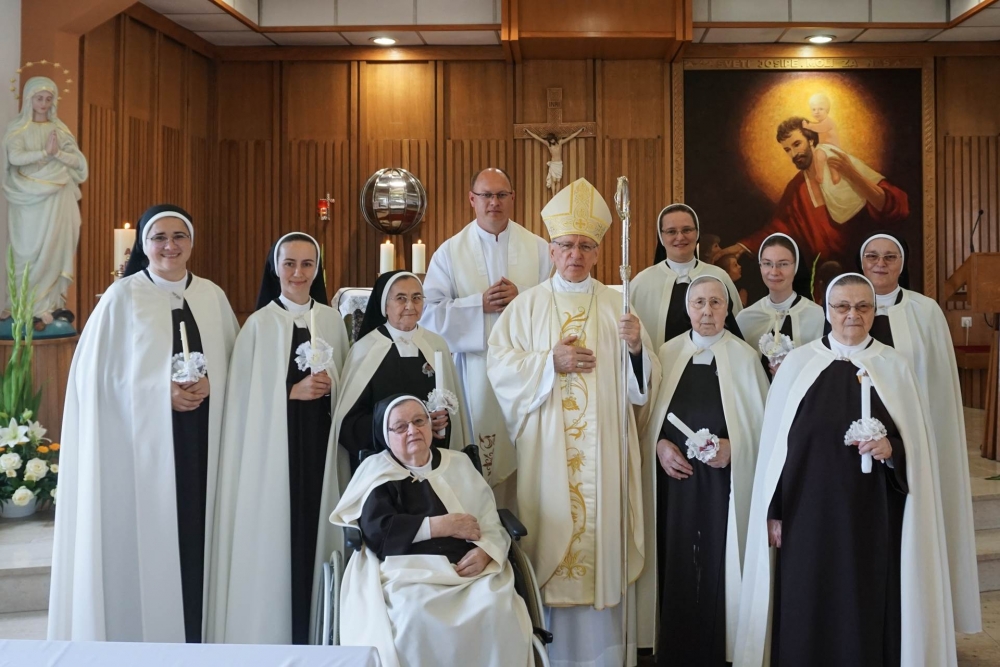 Biskup Škvorčević predvodio slavlje redovničkih zavjeta i obnove zavjeta u Hrvatskom Leskovcu 