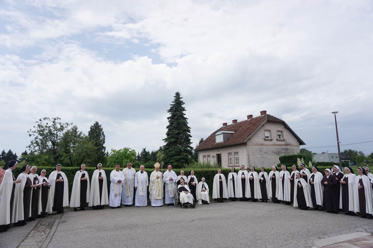 Biskup Škvorčević predvodio slavlje redovničkih zavjeta i obnove zavjeta u Hrvatskom Leskovcu 