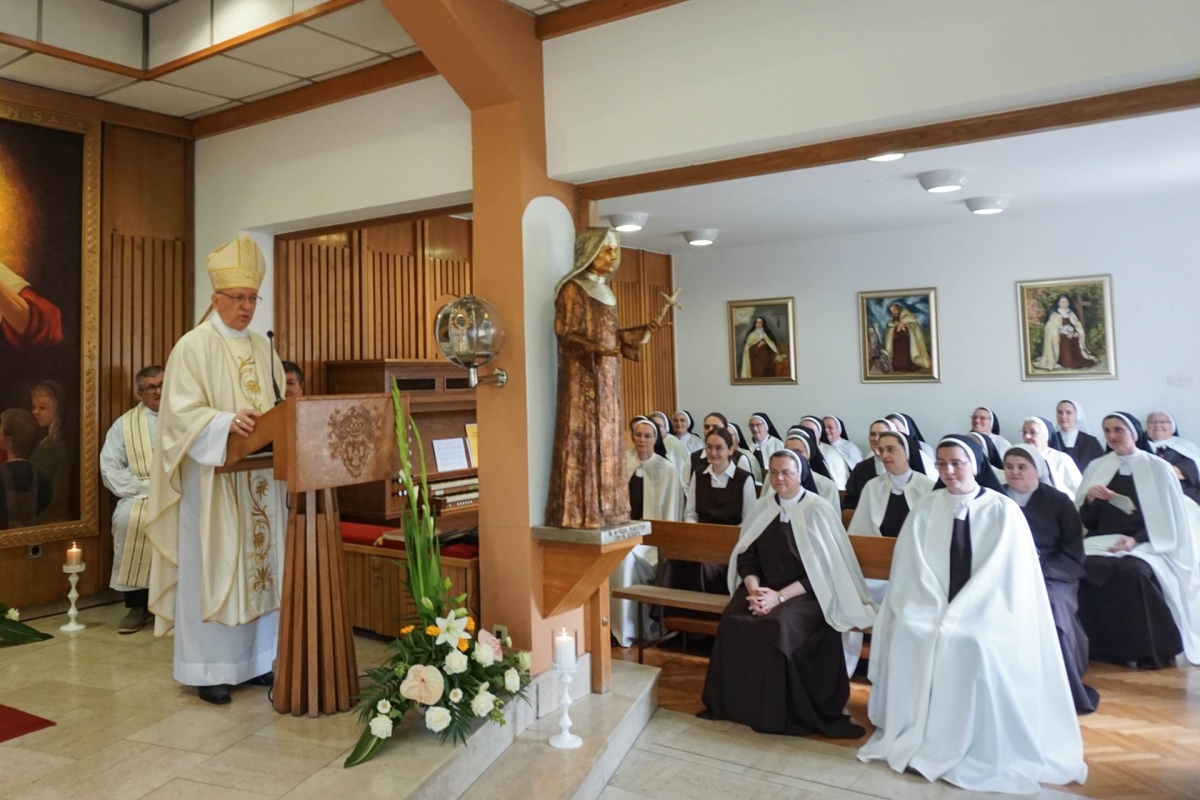 Biskup Škvorčević predvodio slavlje redovničkih zavjeta i obnove zavjeta u Hrvatskom Leskovcu 