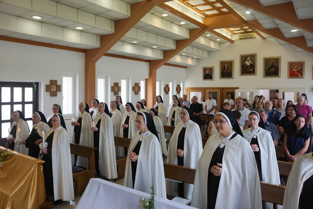 Biskup Škvorčević predvodio slavlje redovničkih zavjeta i obnove zavjeta u Hrvatskom Leskovcu 