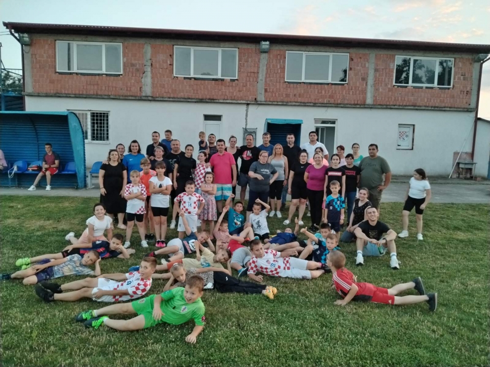 ŠKOLA NOGOMETA U GRADCU: U cilju da podrže rad novootvorene škole nogometa, roditelji organizirali zajedničko druženje 