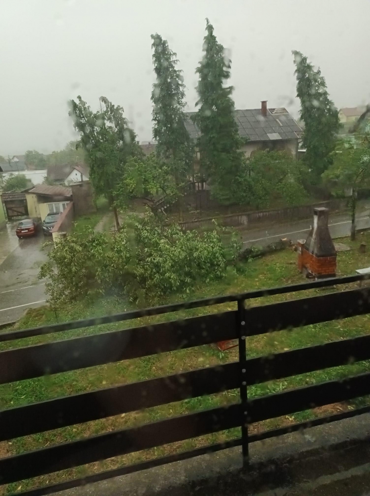 Pleternica i okolica teško stradali u nevremenu, prizori su apokaliptični