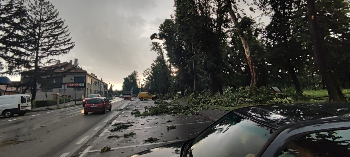 Pleternica i okolica teško stradali u nevremenu, prizori su apokaliptični