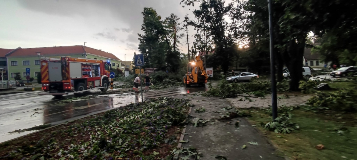 Pleternica i okolica teško stradali u nevremenu, prizori su apokaliptični