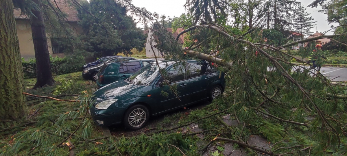 Pleternica i okolica teško stradali u nevremenu, prizori su apokaliptični