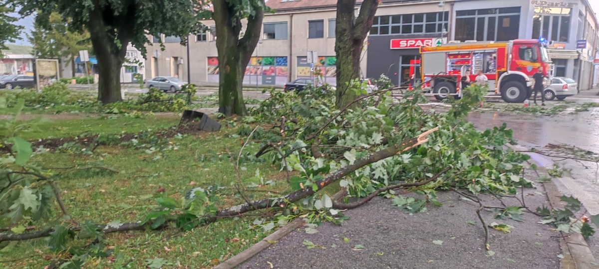 Pleternica i okolica teško stradali u nevremenu, prizori su apokaliptični