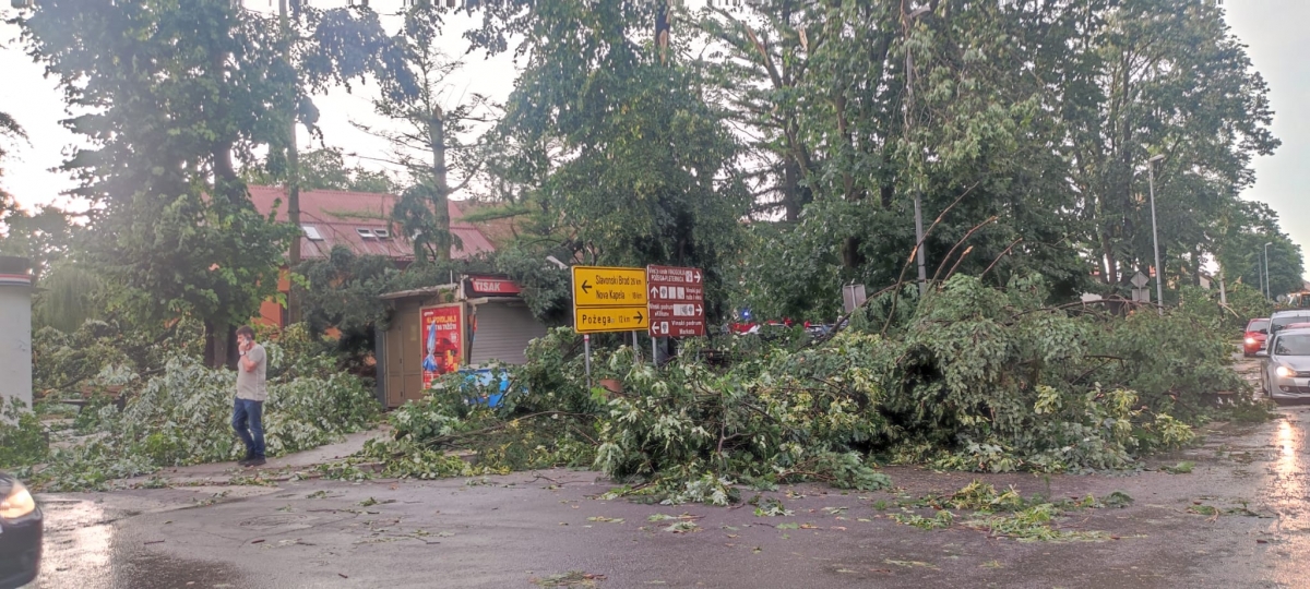 Pleternica i okolica teško stradali u nevremenu, prizori su apokaliptični