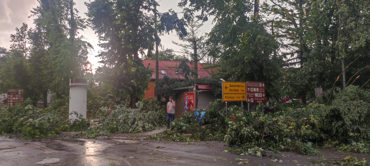 Pleternica i okolica teško stradali u nevremenu, prizori su apokaliptični