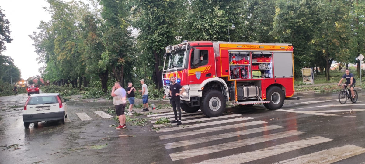 Pleternica i okolica teško stradali u nevremenu, prizori su apokaliptični