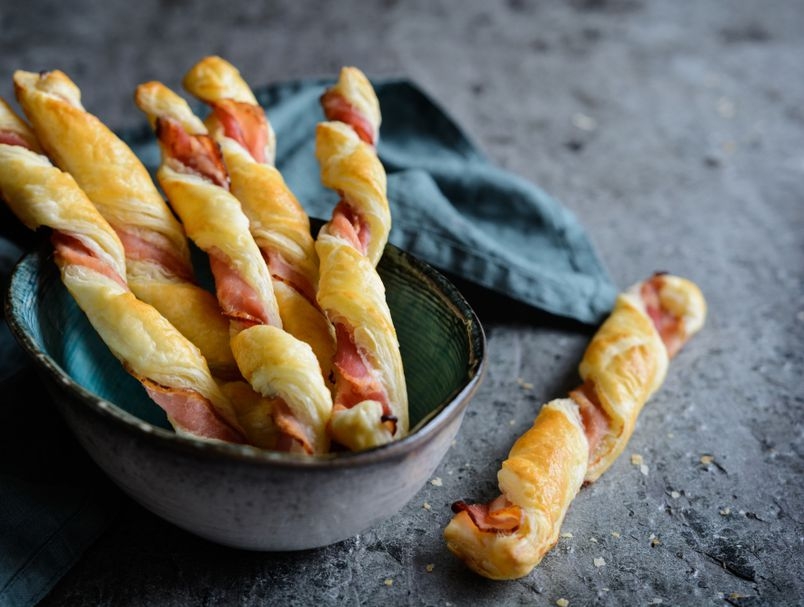 Ne može jednostavnije: Recept za prefine špek-rolice od lisnatog tijesta