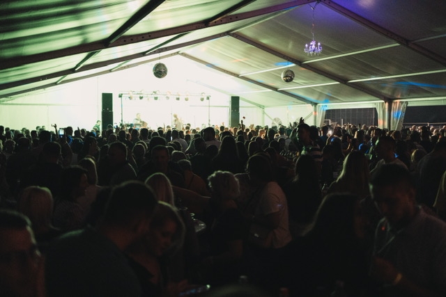 U ponedjeljak, 14.8., spektakl u Vetovu- koncert Željka Samadžića