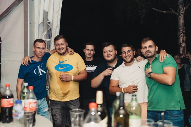 U ponedjeljak, 14.8., spektakl u Vetovu- koncert Željka Samadžića