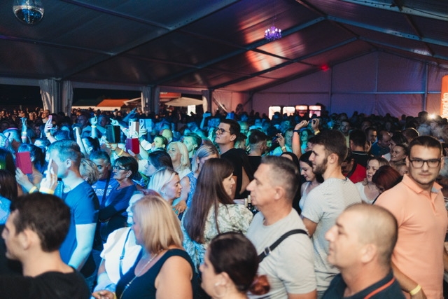 U ponedjeljak, 14.8., spektakl u Vetovu- koncert Željka Samadžića