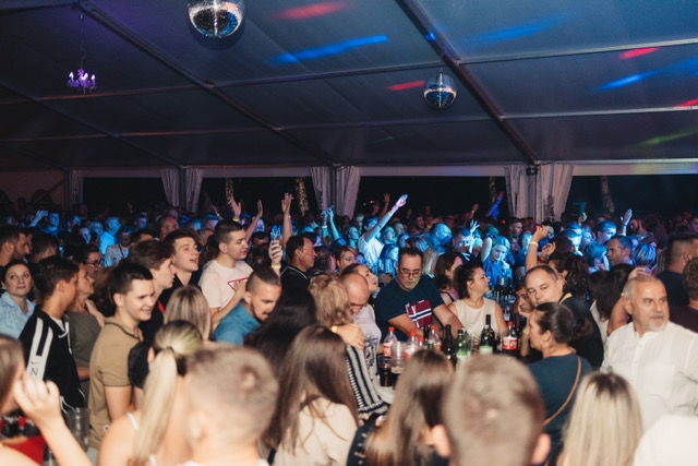 U ponedjeljak, 14.8., spektakl u Vetovu- koncert Željka Samadžića