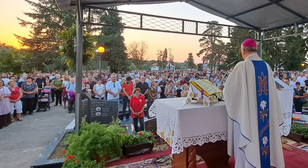 Biskup Škvorčević predvodio slavlje Velike Gospe u Kloštru kod Slavonskog Kobaša