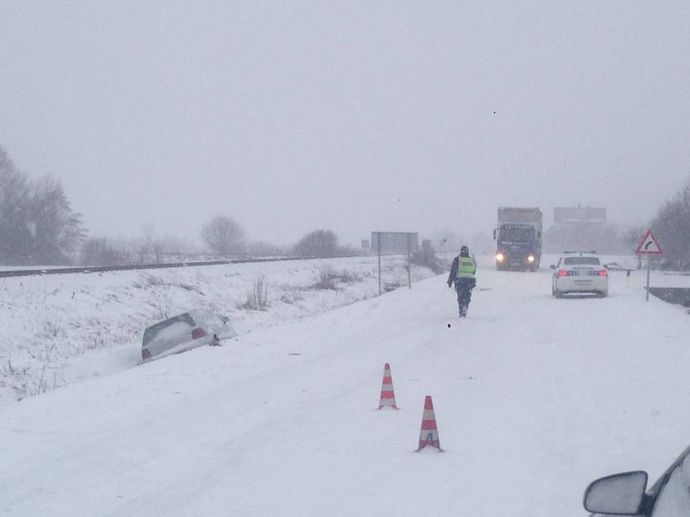 Prometna nesreća kod Ratkovice, četvero prevezeno u OŽB Požega