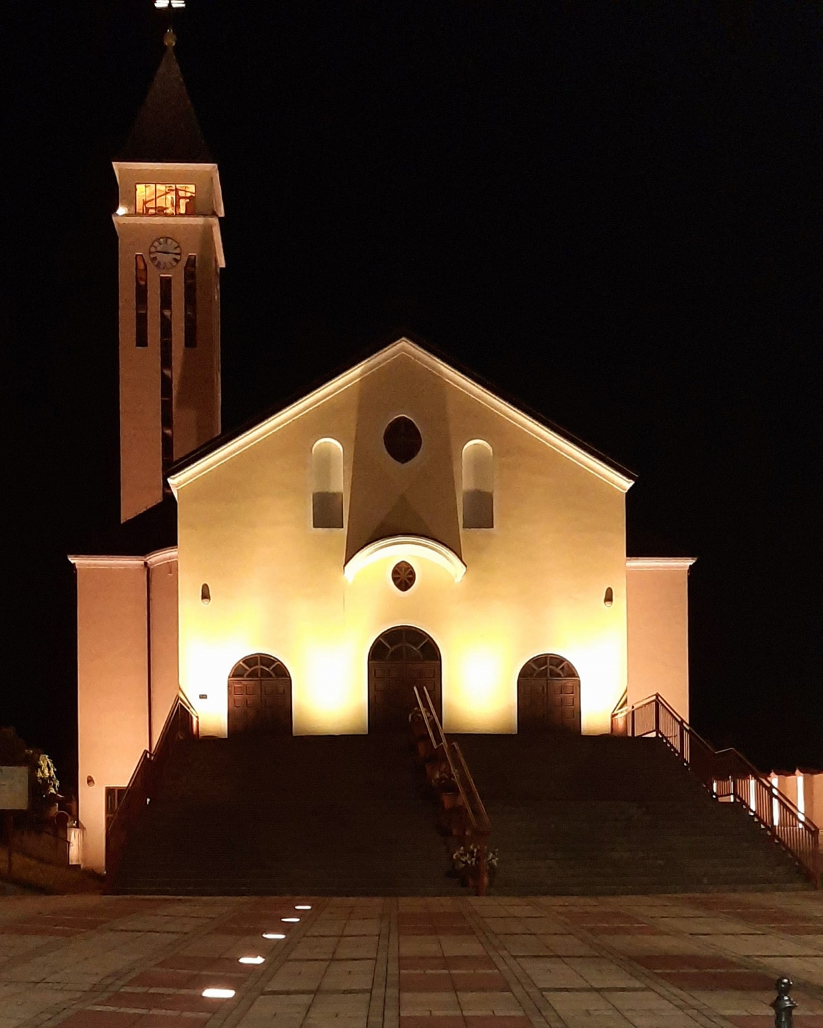 Veliki broj sakralnih objekata u PSŽ daje veliki potencijal za razvoj vjerskog turizma