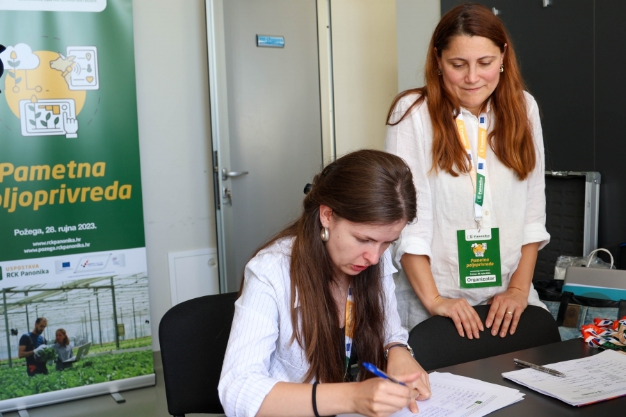 Benefiti razvoja moderne poljoprivredne proizvodnje na znanstveno-stručnom skupu „Pametna poljoprivreda„