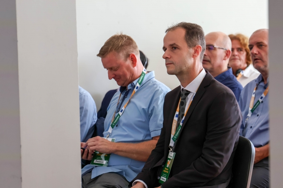 Benefiti razvoja moderne poljoprivredne proizvodnje na znanstveno-stručnom skupu „Pametna poljoprivreda„