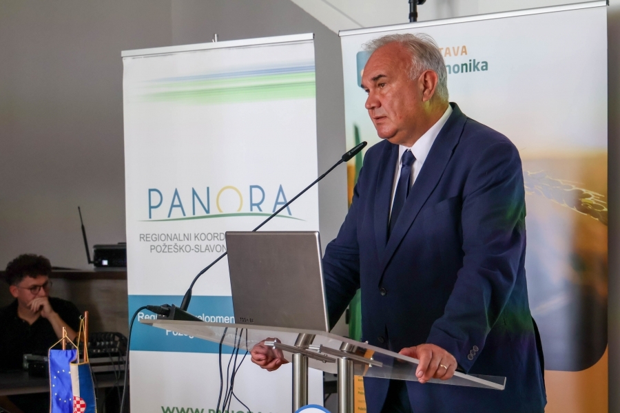 Benefiti razvoja moderne poljoprivredne proizvodnje na znanstveno-stručnom skupu „Pametna poljoprivreda„