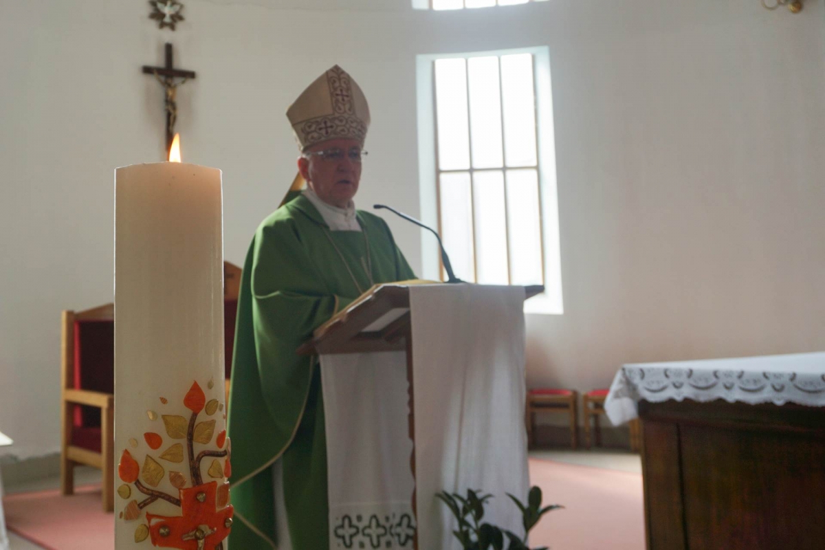 Biskup Škvorčević krstio peto dijete roditelja Ivanović