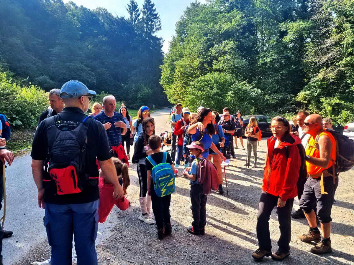 HPD Gojzerica Požega: Izlet za slijepe i slabovidne osobe „Pruži mi ruku“