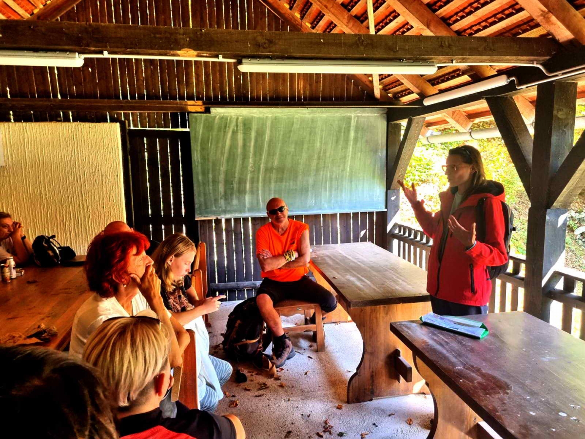 HPD Gojzerica Požega: Izlet za slijepe i slabovidne osobe „Pruži mi ruku“