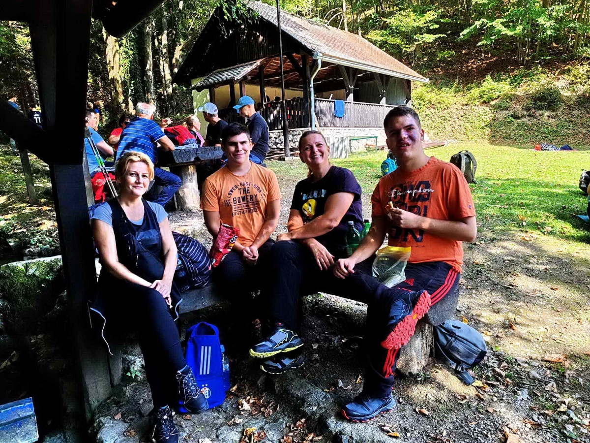 HPD Gojzerica Požega: Izlet za slijepe i slabovidne osobe „Pruži mi ruku“