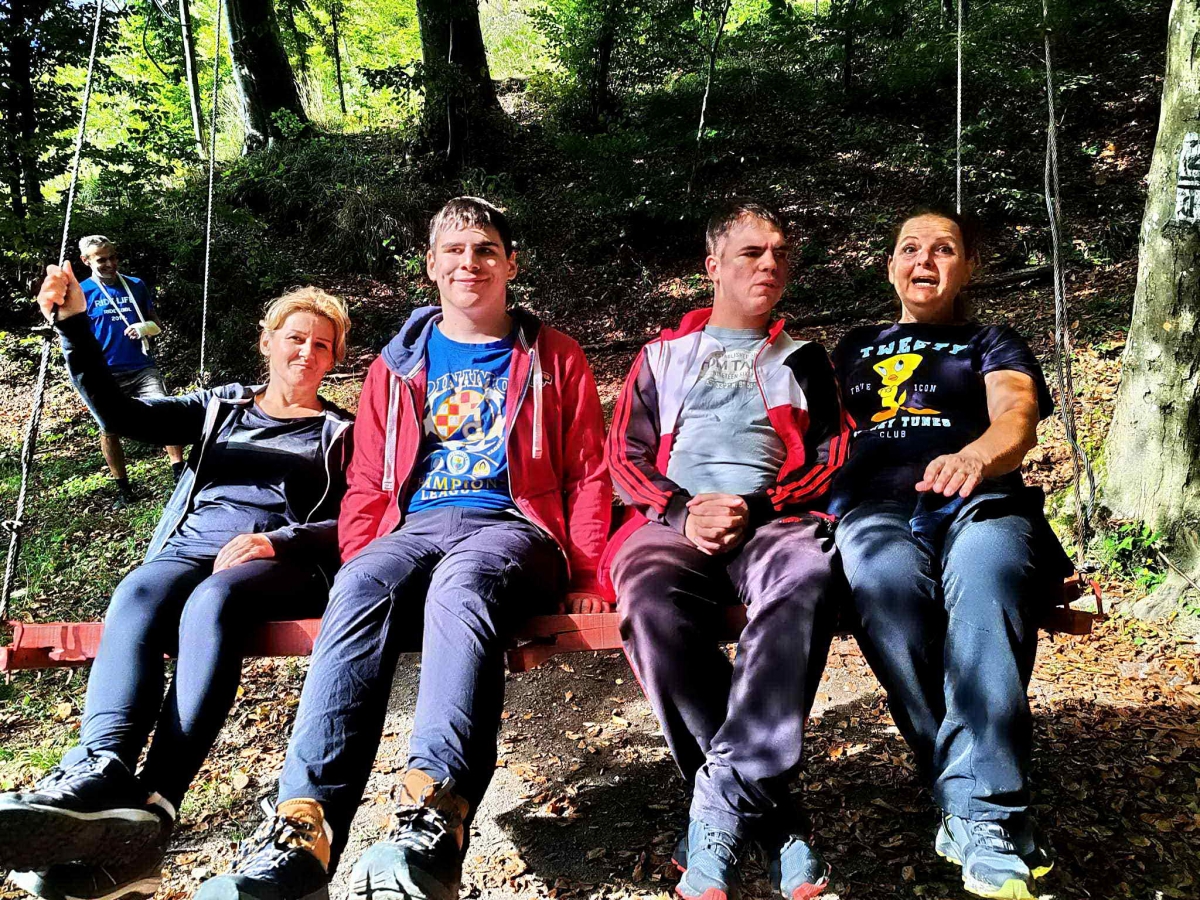 HPD Gojzerica Požega: Izlet za slijepe i slabovidne osobe „Pruži mi ruku“