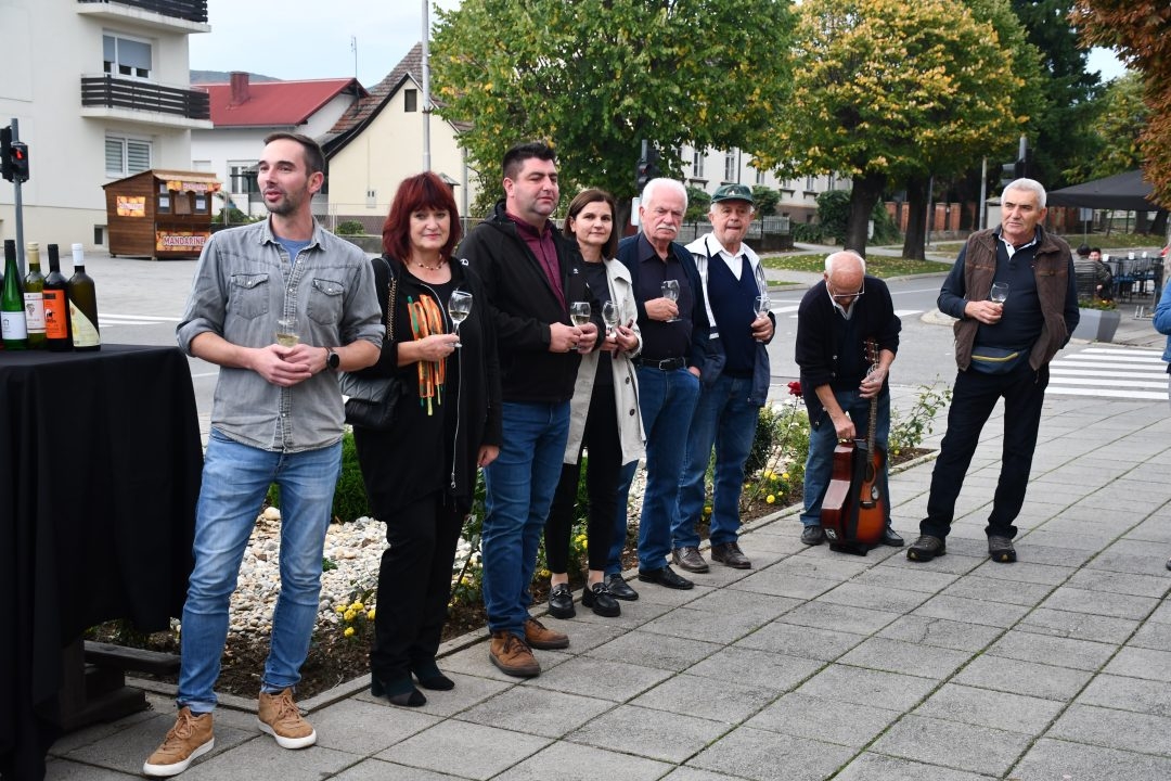 FOTO: Berbom vinograda na Trgu graševine vinari obilježili završetak berbe grožđa