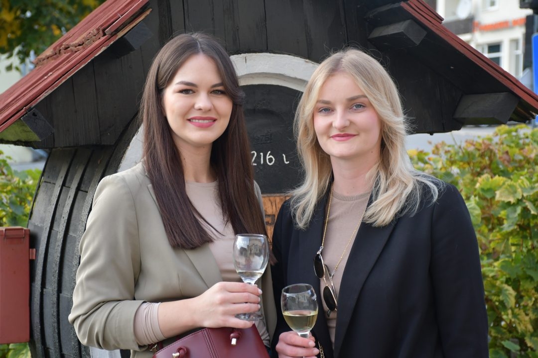 FOTO: Berbom vinograda na Trgu graševine vinari obilježili završetak berbe grožđa