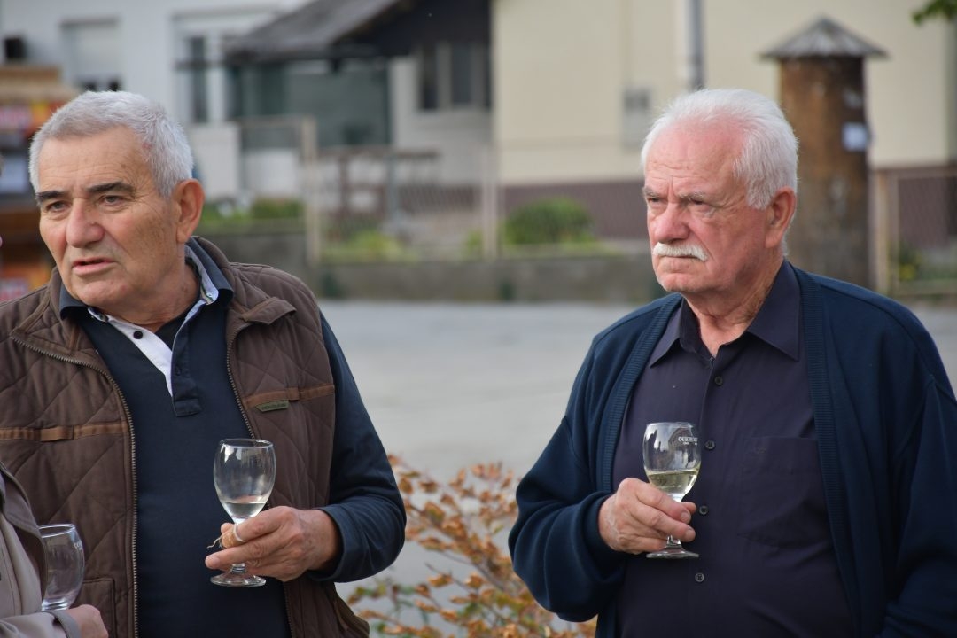 FOTO: Berbom vinograda na Trgu graševine vinari obilježili završetak berbe grožđa