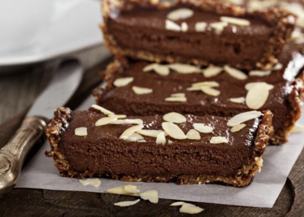 Bez puno truda i sastojaka: Recept za prefini čokoladni tart s bademima