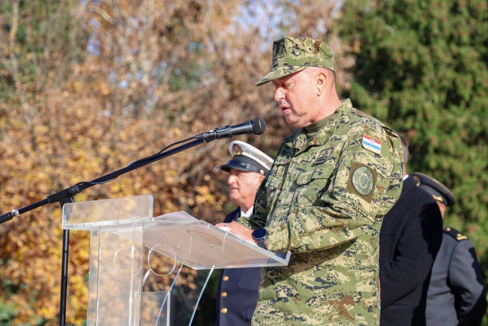 Svečana promocija prvog naraštaja Izobrazbe za prvu dočasničku dužnost: „Danas prestajete biti vođeni i postajete vođe“