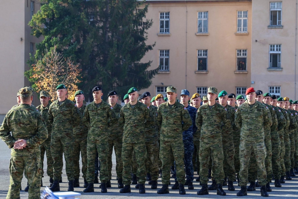Svečana promocija prvog naraštaja Izobrazbe za prvu dočasničku dužnost: „Danas prestajete biti vođeni i postajete vođe“