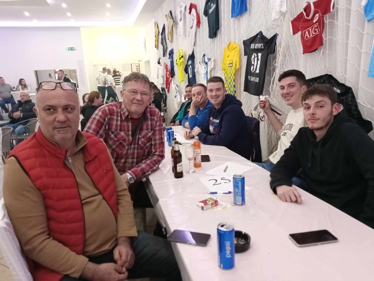 FOTO: Na mega nogometnom kvizu u Zagrađu natjecalo se 26 ekipa, najviše pokazali Osječani