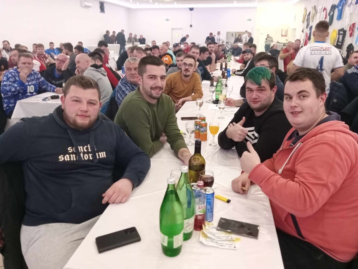 FOTO: Na mega nogometnom kvizu u Zagrađu natjecalo se 26 ekipa, najviše pokazali Osječani