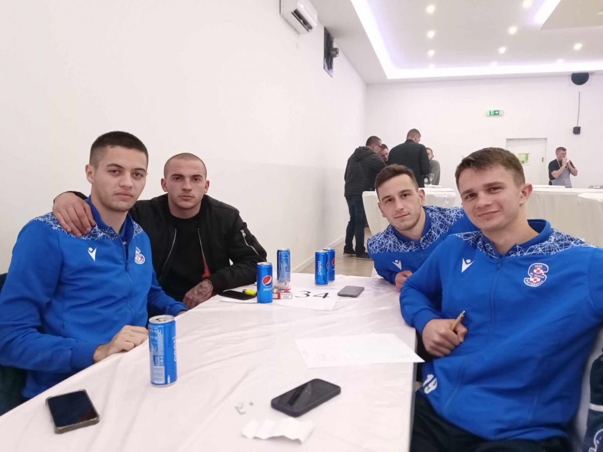 FOTO: Na mega nogometnom kvizu u Zagrađu natjecalo se 26 ekipa, najviše pokazali Osječani