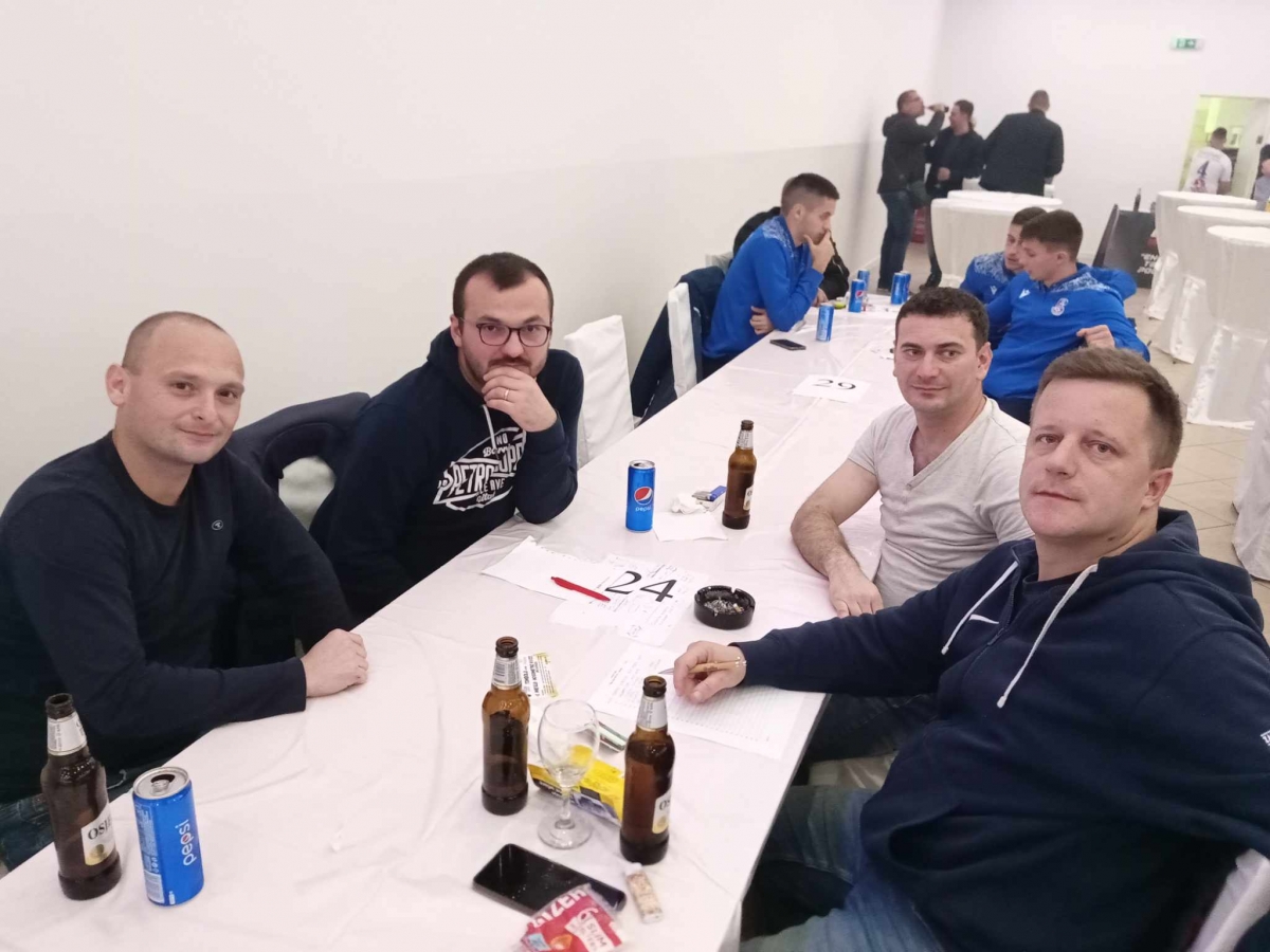 FOTO: Na mega nogometnom kvizu u Zagrađu natjecalo se 26 ekipa, najviše pokazali Osječani