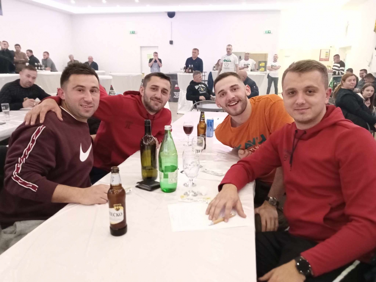 FOTO: Na mega nogometnom kvizu u Zagrađu natjecalo se 26 ekipa, najviše pokazali Osječani