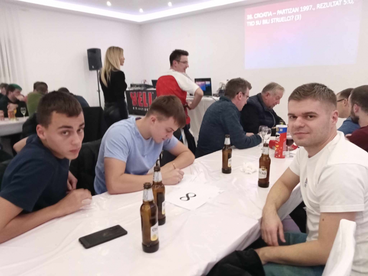 FOTO: Na mega nogometnom kvizu u Zagrađu natjecalo se 26 ekipa, najviše pokazali Osječani