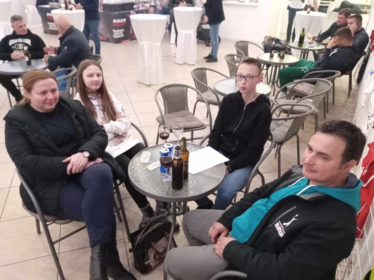 FOTO: Na mega nogometnom kvizu u Zagrađu natjecalo se 26 ekipa, najviše pokazali Osječani