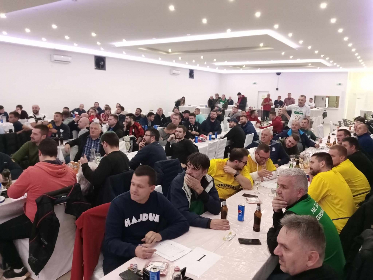 FOTO: Na mega nogometnom kvizu u Zagrađu natjecalo se 26 ekipa, najviše pokazali Osječani