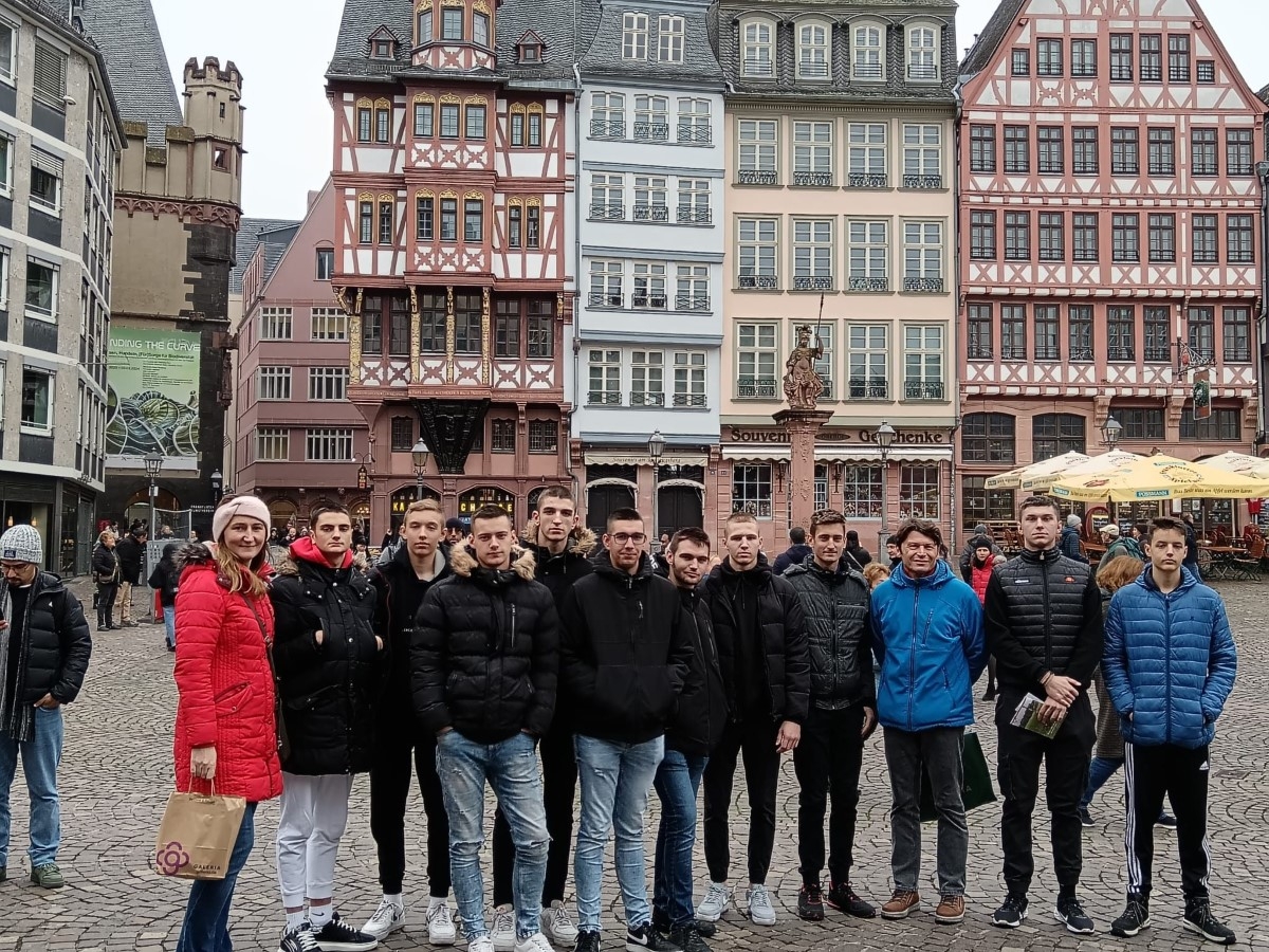 Na mobilnosti u Frankfurtu bili su i požeški učenici Tehničke škole- elektroinstalateri, autolimari i automehatroničari