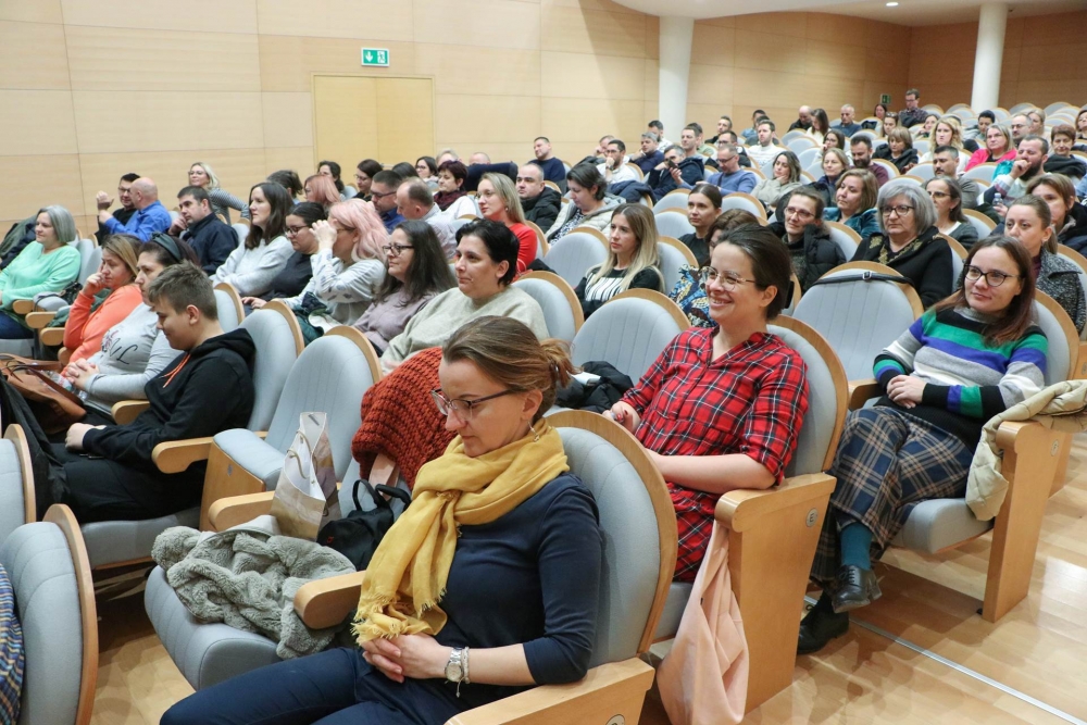 Adventska duhovna obnova vjeroučitelja i odgojiteljica u vjeri Požeške biskupije